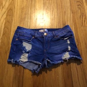 Jean ripped shorts